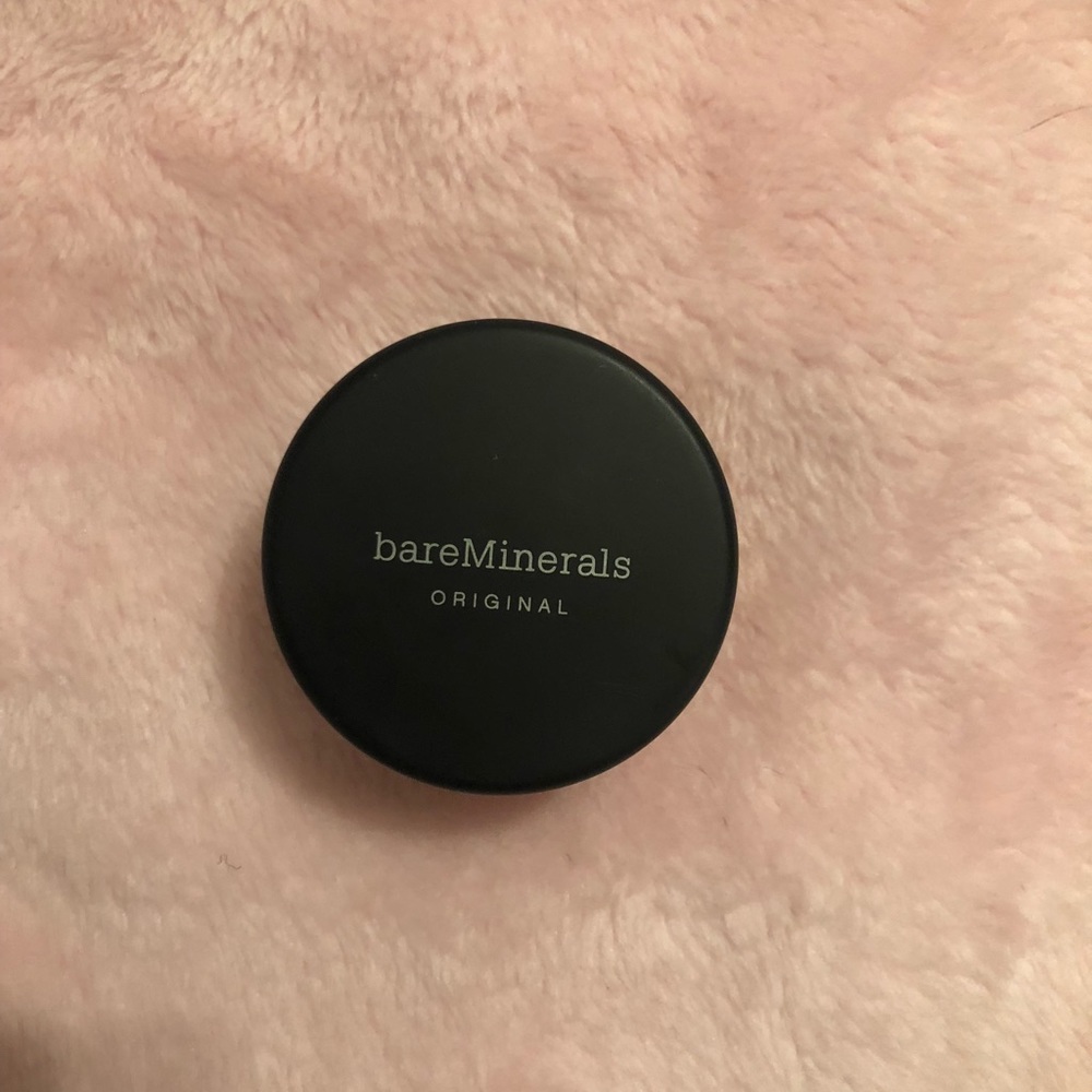 Bare minerals powder foundation.